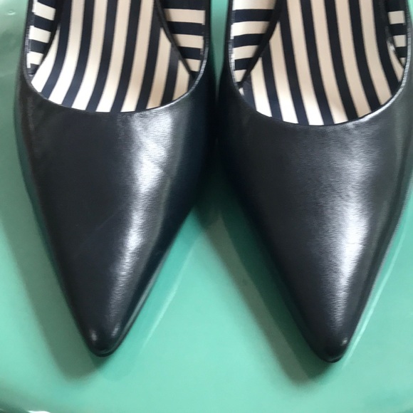 NWOT! Beautiful BCBGirls Navy Blue Heels! - Picture 3 of 7